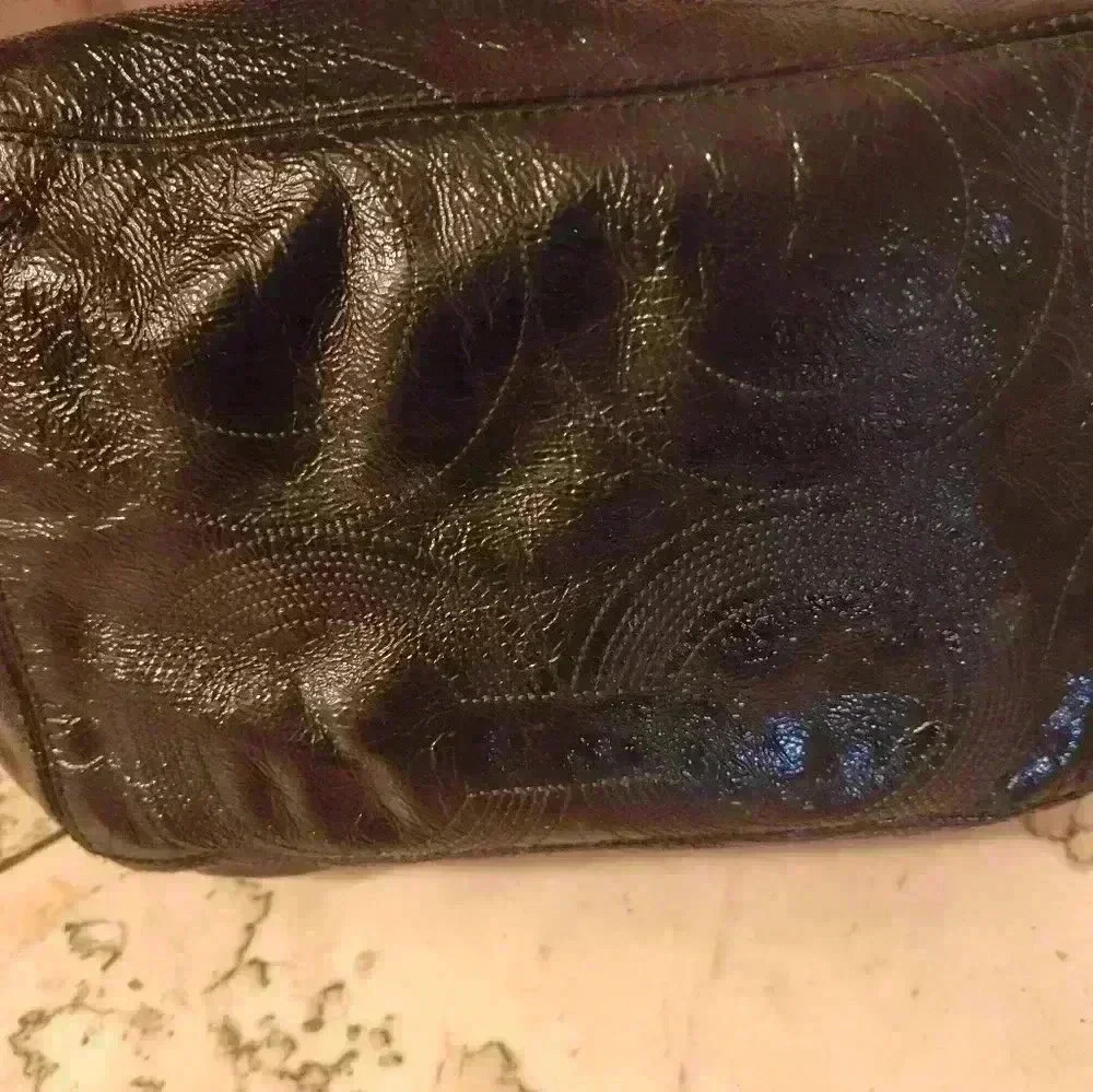 COACH VINTAGE PATENT SIGNATURE TOTE - Picture 3 of 9